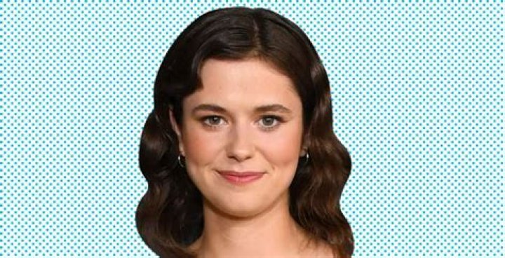 Alison Oliver Height, Weight, Measurements, Bra Size, Shoe Size