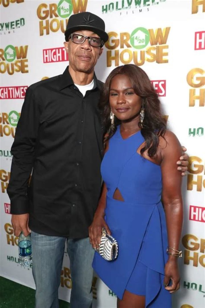 DJ Pooh Net Worth : Details About Wife, Albums, Movies, Age, Height, Career - SarkariResult