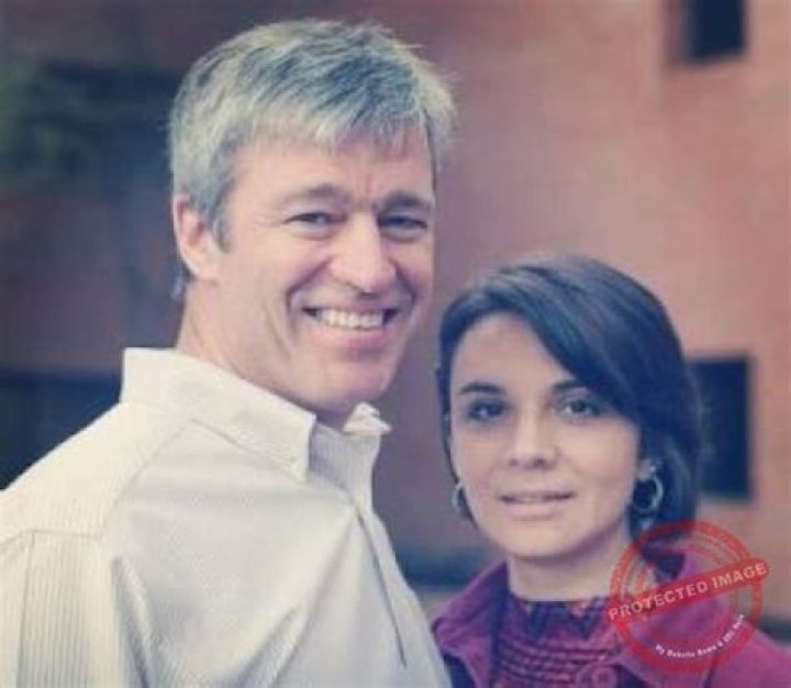 Elyssa Davalos's Age, Bio, Wiki, Height, Net Worth, Married, Husband