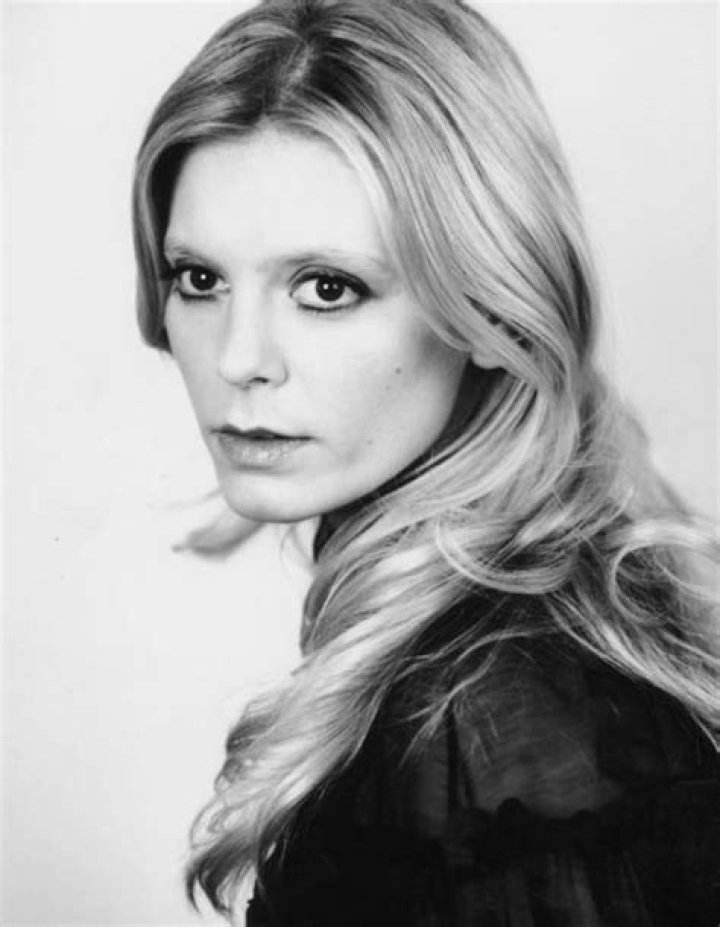 Emilia FOX