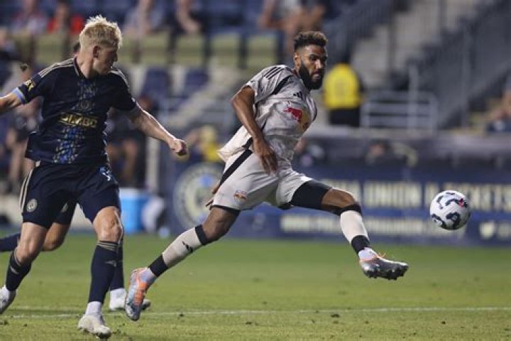 Is Eric Maxim Choupo Moting a Christianity? Eric Maxim Choupo Moting Religion What Religion is Eric Maxim Choupo Moting? - Latest News
