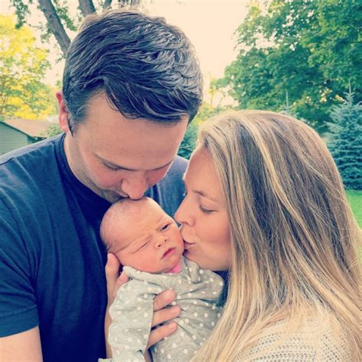 Jamie Erdahl, Married, Husband, Children, Net Worth, Wiki, Height, Age