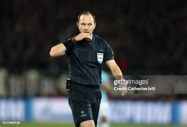 Jonas Eriksson (referee)