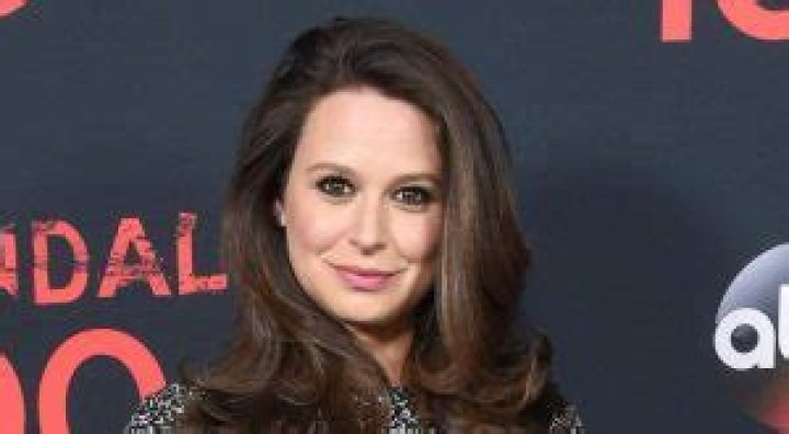 Katie Lowes Height, Weight, Measurements, Bra Size, Shoe Size