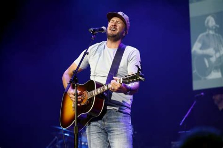 Luke Bryan Net Worth: Details About Income, Home, Albums, Wife, Career - SarkariResult