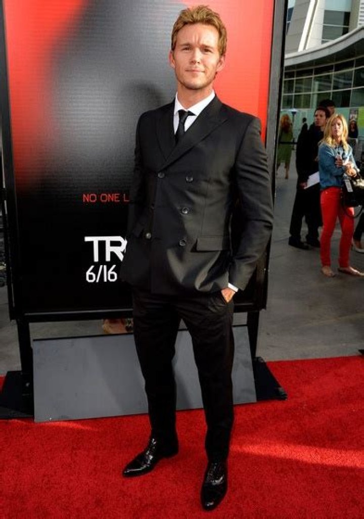 Ryan Kwanten Height, Weight, Body Measurements, Shoe Size