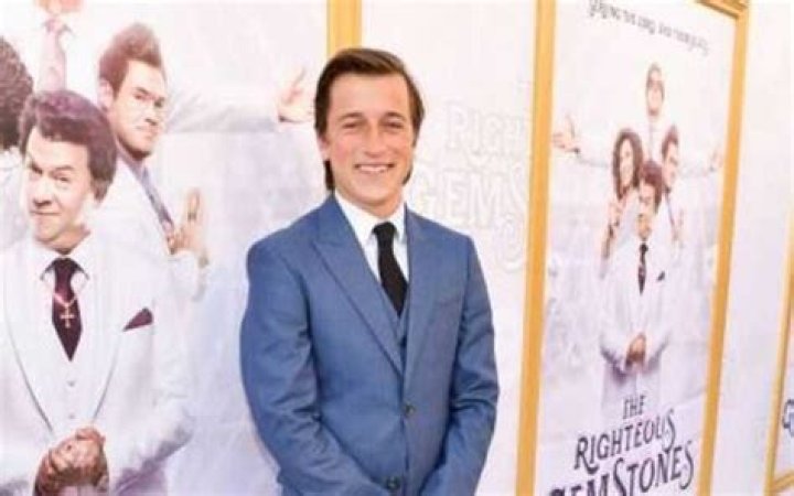 Skyler Gisondo Found His Love in Ari Haagen | His Dating Affairs