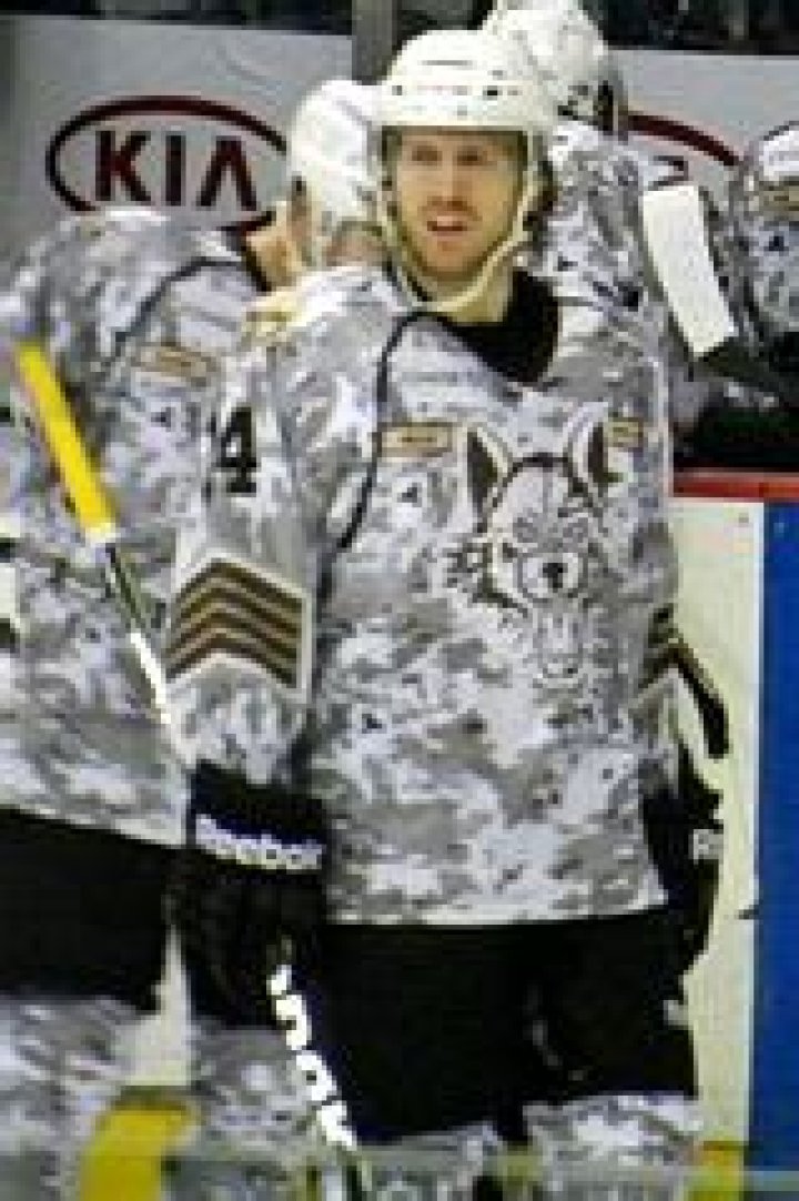 Tim Miller (ice hockey)